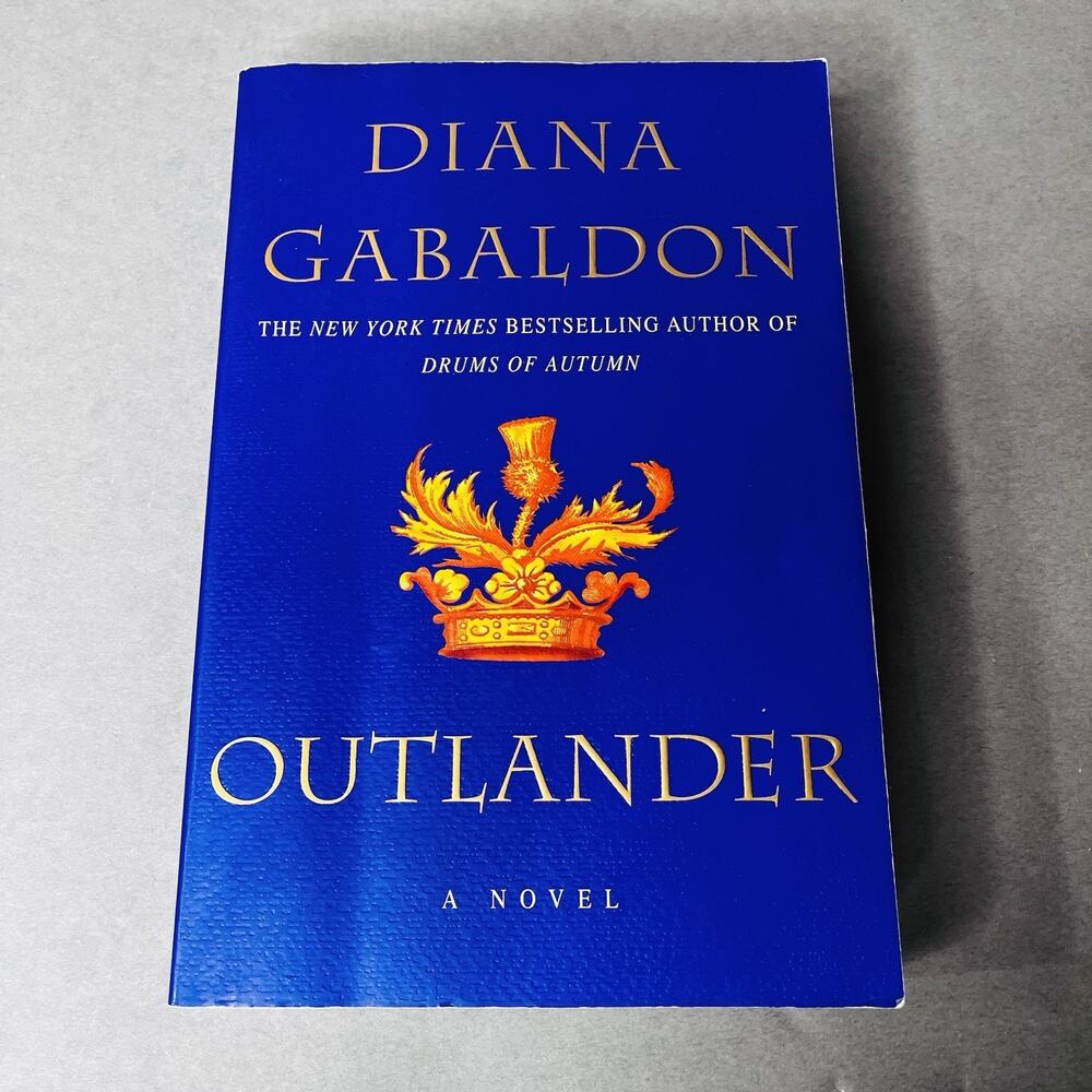Outlander : A Novel by Diana Gabaldon (1991, Paperback)